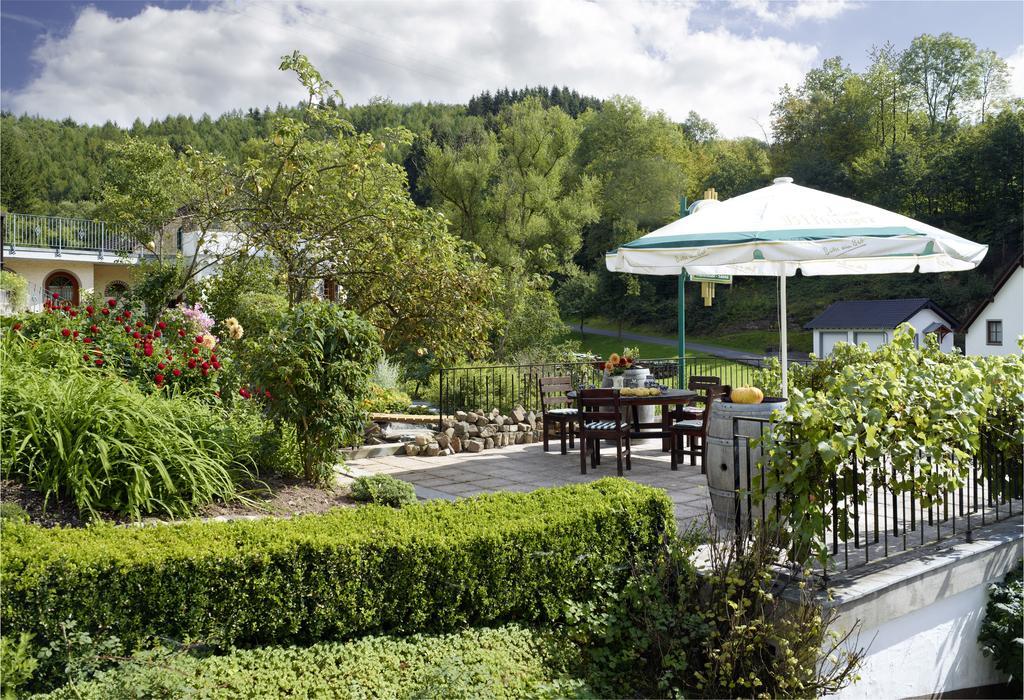 Hotel Haus Kylltal Zendscheid Extérieur photo